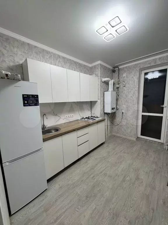 1-к. квартира, 40 м, 2/9 эт. - Фото 0