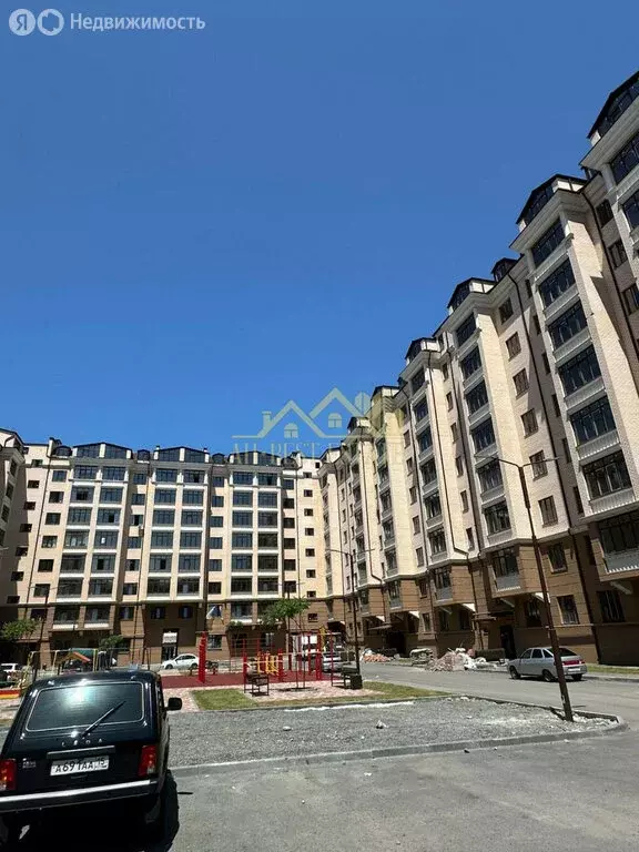 2-комнатная квартира: Владикавказ, улица Курсантов-Кировцев, 4А (67 м) - Фото 1