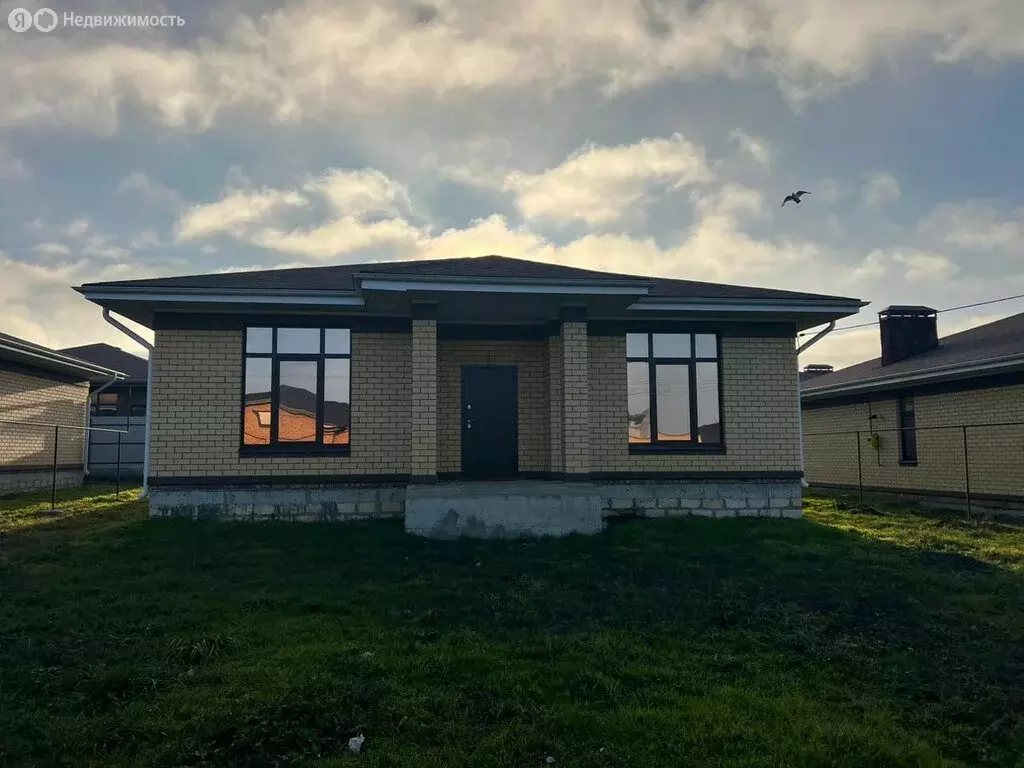 Дом в Михайловск, Радужная улица (120 м) - Фото 1