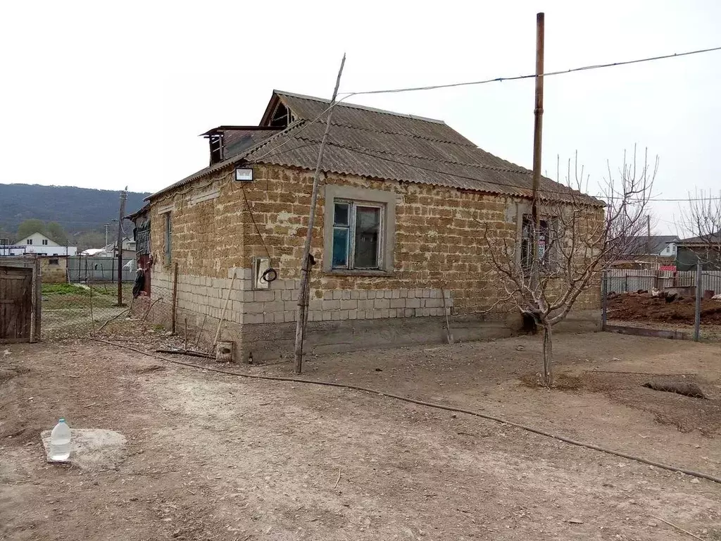 Дом в Крым, Бахчисарайский район, Долинненское с/пос, с. Новенькое ул. ... - Фото 1
