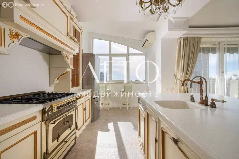 3-комнатная квартира: Сочи, микрорайон Центральный, улица Роз, 32А ... - Фото 2