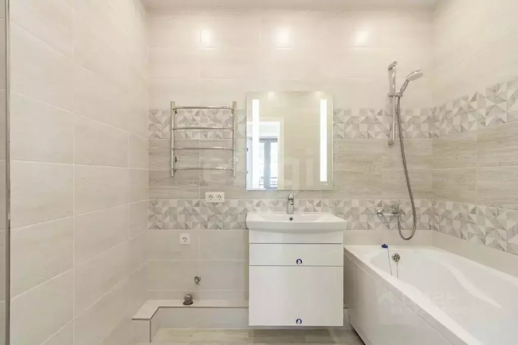 2-к кв. Тюменская область, Тюмень Профсоюзная ул., 63 (58.0 м) - Фото 1