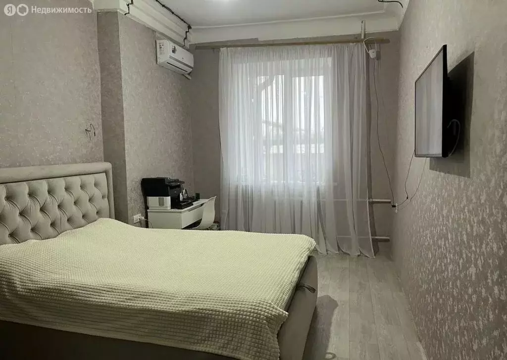 2-комнатная квартира: Каменск-Шахтинский, улица Ворошилова, 2А (52 м) - Фото 1