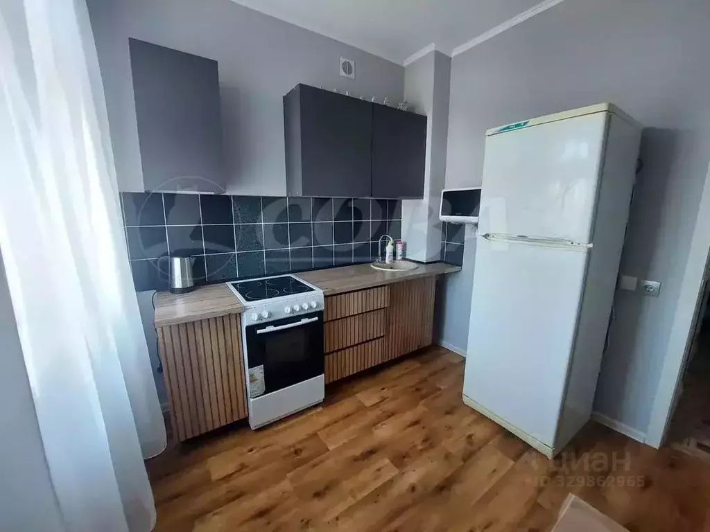 1-к кв. Тюменская область, Тобольск Иртышский мкр, 25 (36.0 м) - Фото 1