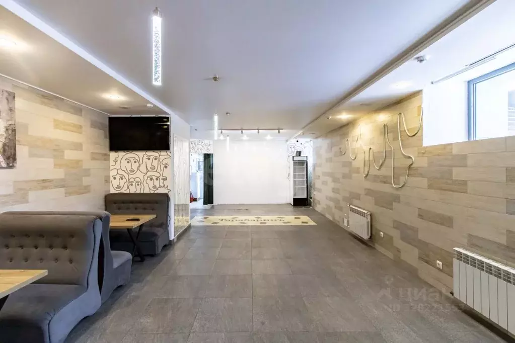 Помещение свободного назначения в Тюменская область, Тюмень ул. ... - Фото 1