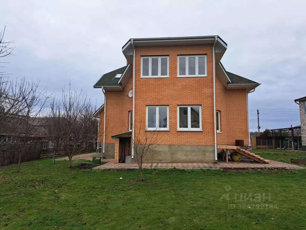 Дом в Орловская область, Мценск ул. Лескова (393 м) - Фото 2