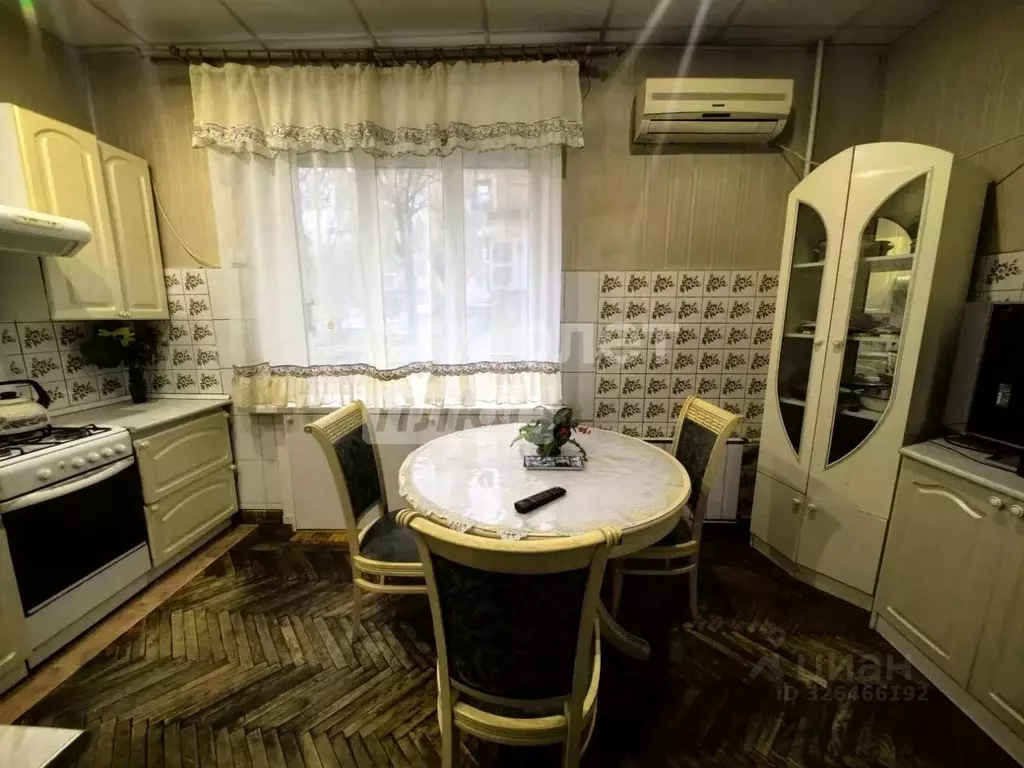 3-к кв. Волгоградская область, Волгоград ул. КИМ, 16 (100.0 м) - Фото 2
