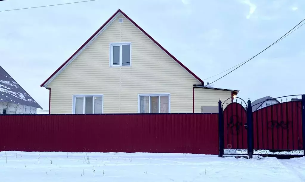 Дом в Башкортостан, Иглинский сельсовет, с. Иглино ул. Королева (70 м) - Фото 0