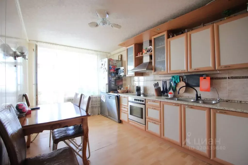 3-к кв. Сахалинская область, Холмск ул. Ливадных (74.3 м) - Фото 1