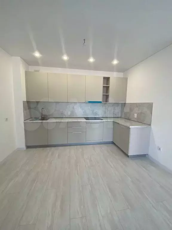 3-к. квартира, 93 м, 5/9 эт. - Фото 0