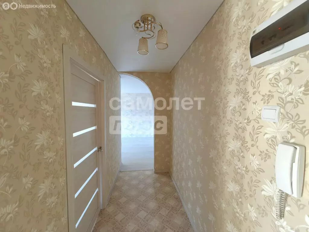 3-комнатная квартира: Комсомольск-на-Амуре, проспект Победы, 18 (60 м) - Фото 1