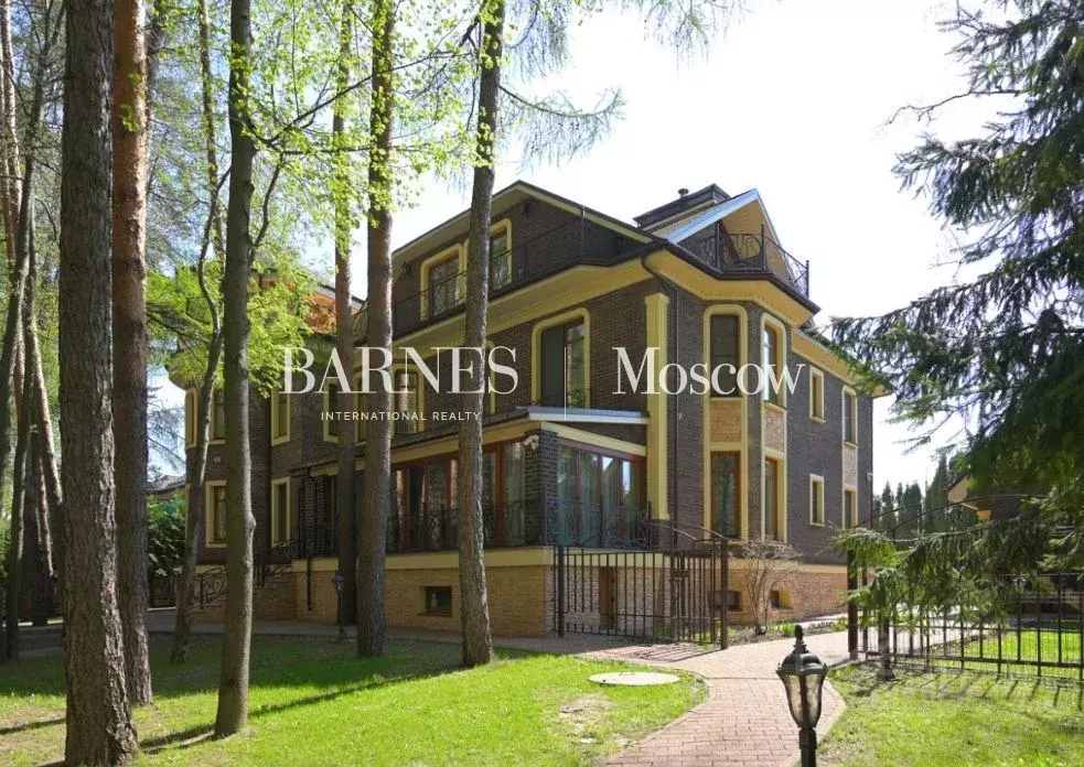 Дом в Московская область, Одинцовский городской округ, д. Новодарьино, ... - Фото 1