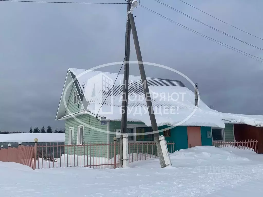 Дом в Пермский край, Кудымкарский район, с. Верх-Юсьва Центральная ... - Фото 1