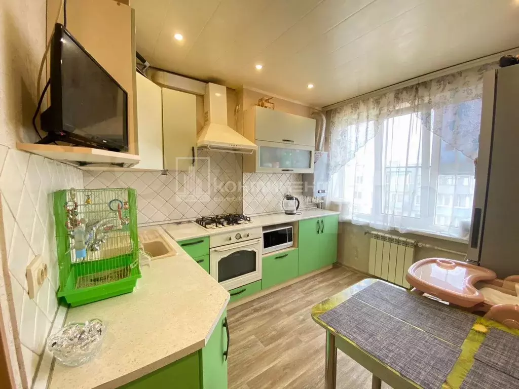 2-к. квартира, 54 м, 5/5 эт. - Фото 0