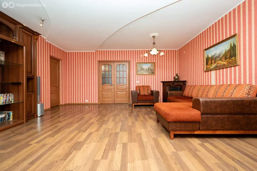 3-комнатная квартира: Иркутск, Байкальская улица, 295/1 (120 м) - Фото 1