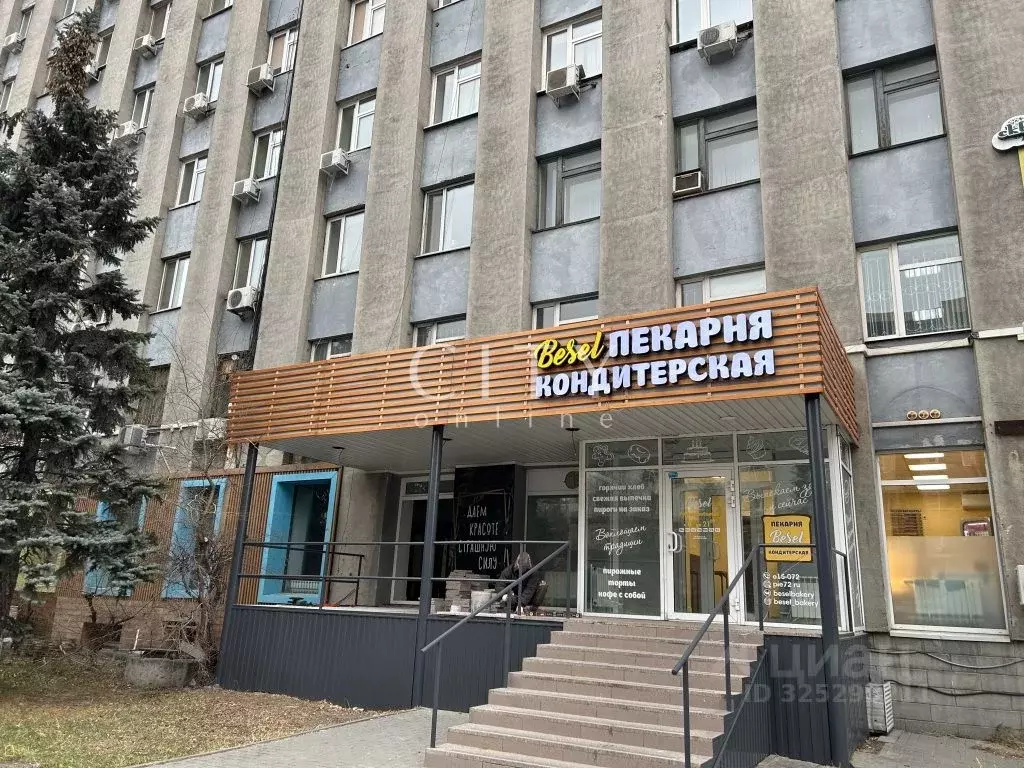 Торговая площадь в Тюменская область, Тюмень ул. Республики, 55 (240 ... - Фото 1