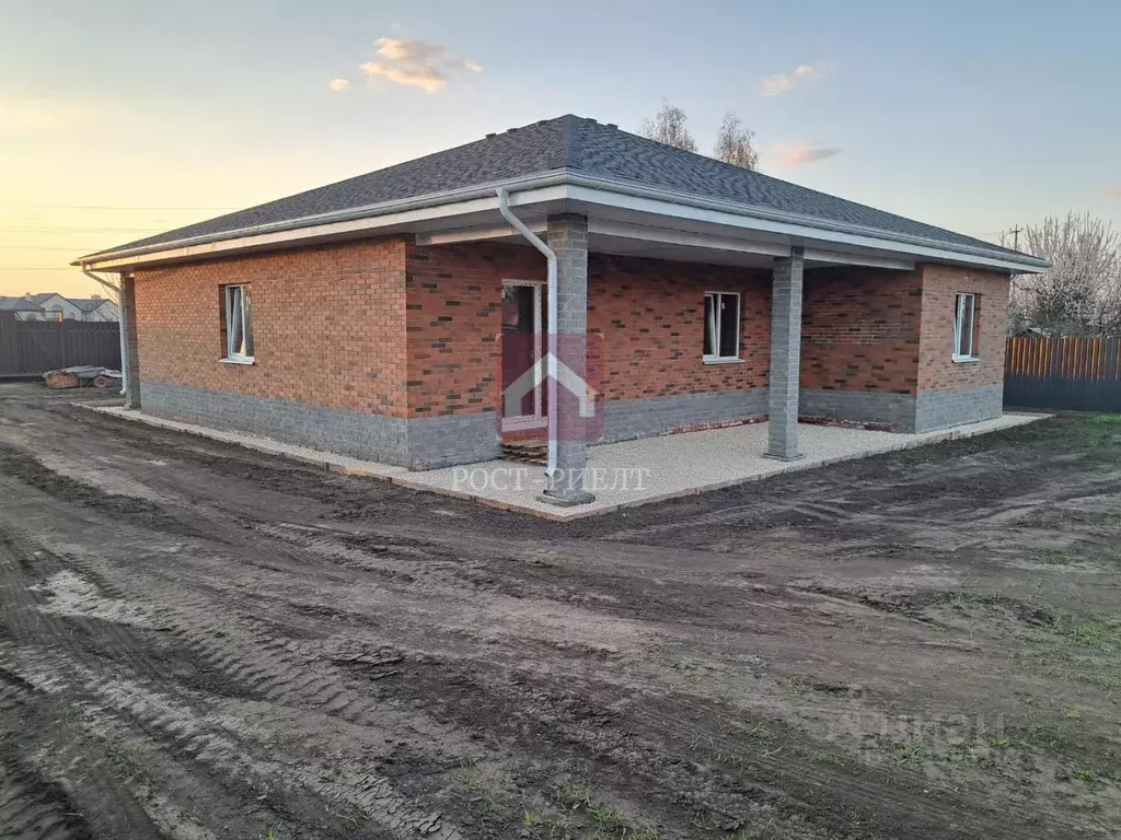 Дом в Саратовская область, с. Усть-Курдюм ул. Большая Советская, 88В ... - Фото 1