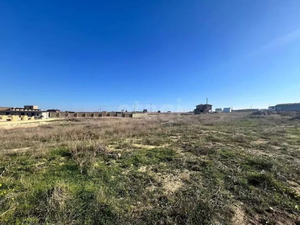 Участок в Крым, Черноморский район, Оленевское с/пос, с. Оленевка, ... - Фото 1