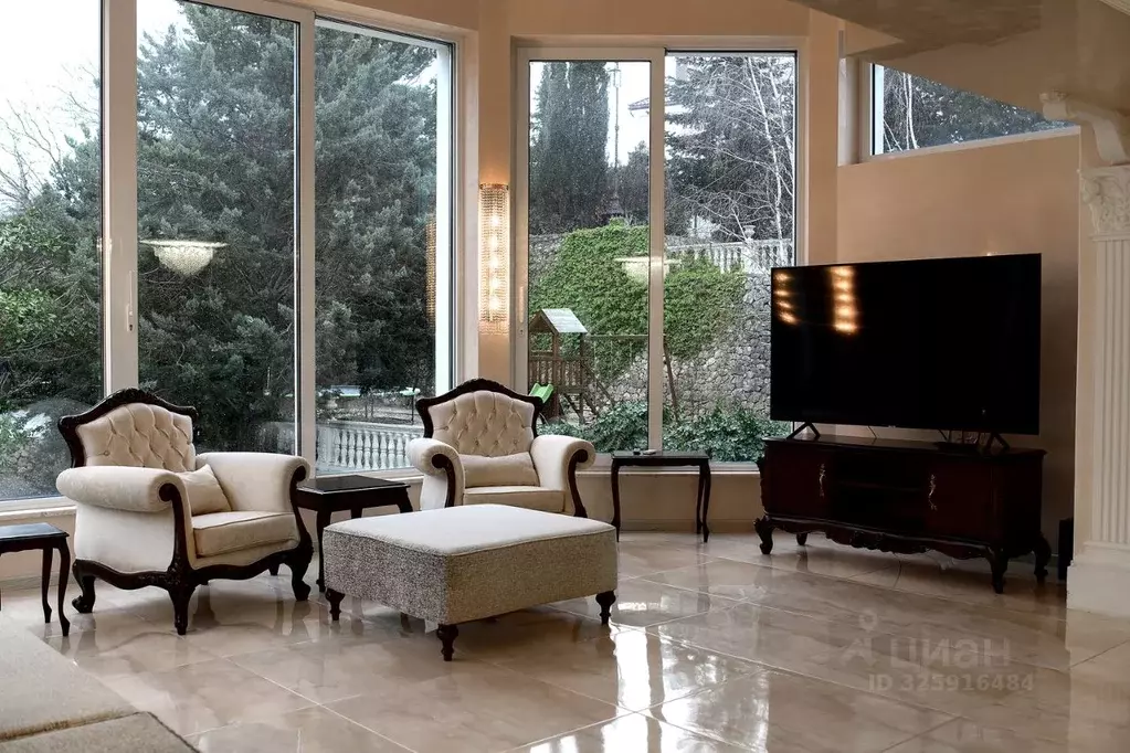 Дом в Севастополь ул. Новикова-Прибоя, 2 (400 м) - Фото 1