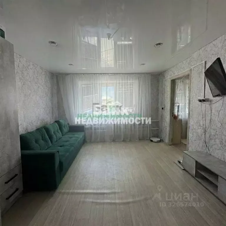 2-к кв. Саратовская область, Вольск Привольская ул., 1Б (35.5 м) - Фото 1