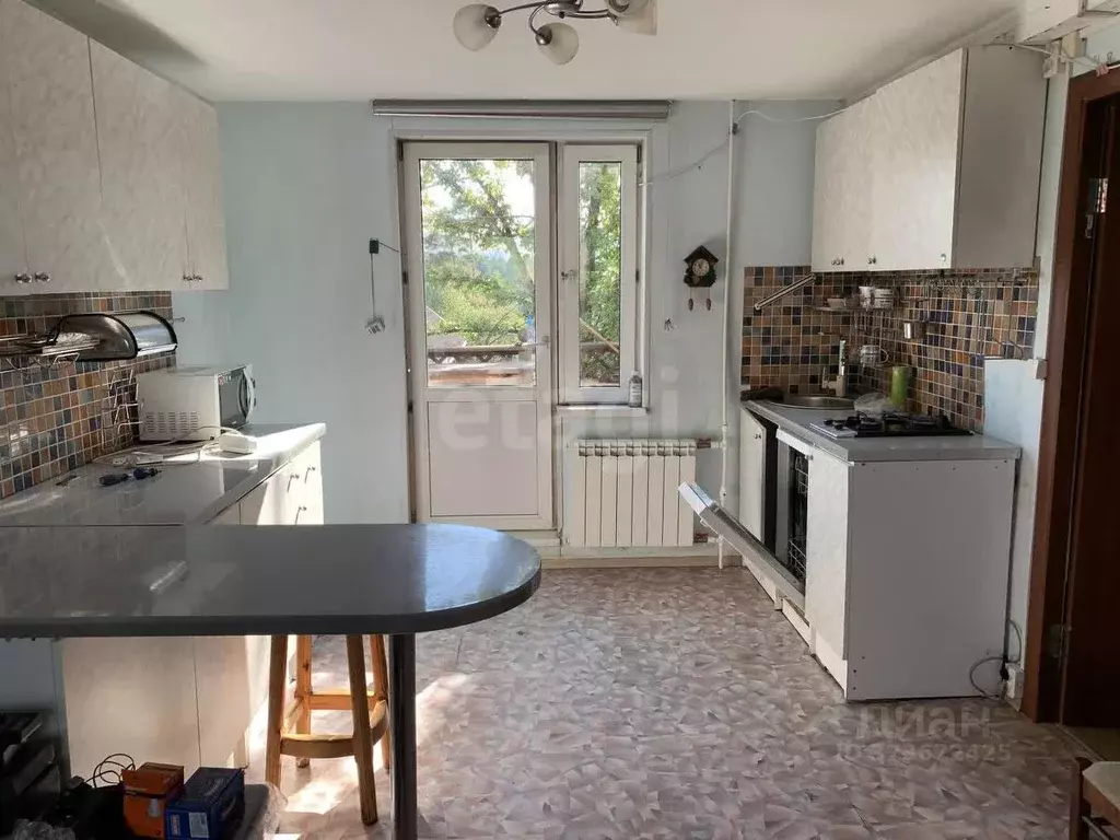 Дом в Красноярский край, Красноярск Лесная ул., 74А (150 м) - Фото 1