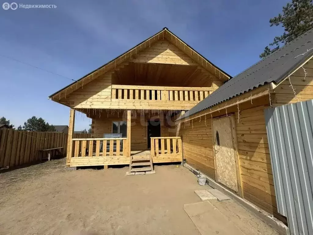 Дом в Улан-Удэ, 106-й микрорайон, улица 6-я Золотые пески (220 м) - Фото 0