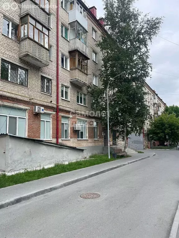 2-комнатная квартира: Тюмень, улица Мельникайте, 97 (56 м) - Фото 0