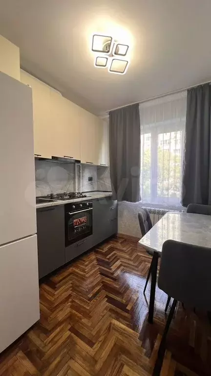 2-к. квартира, 54 м, 3/9 эт. - Фото 0