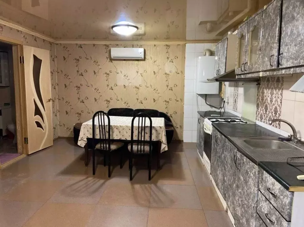 Дом в Краснодарский край, Северский район, Афипское городское ... - Фото 1