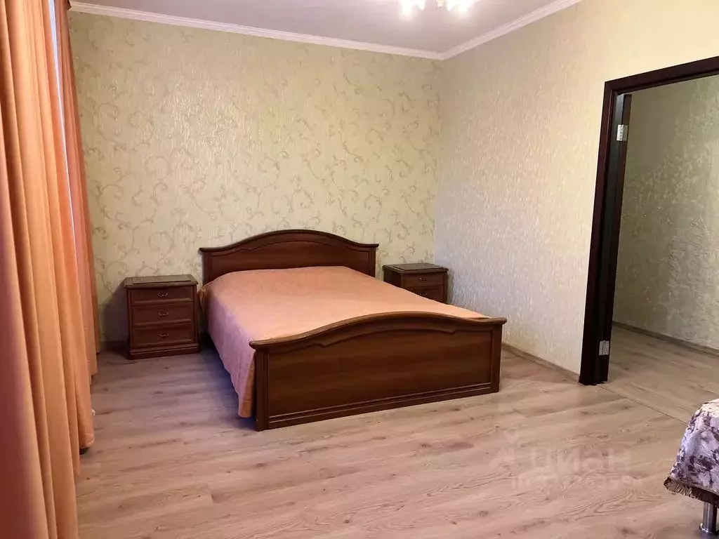 2-к кв. Тюменская область, Тюмень ул. Муравленко, 19 (72.0 м) - Фото 1