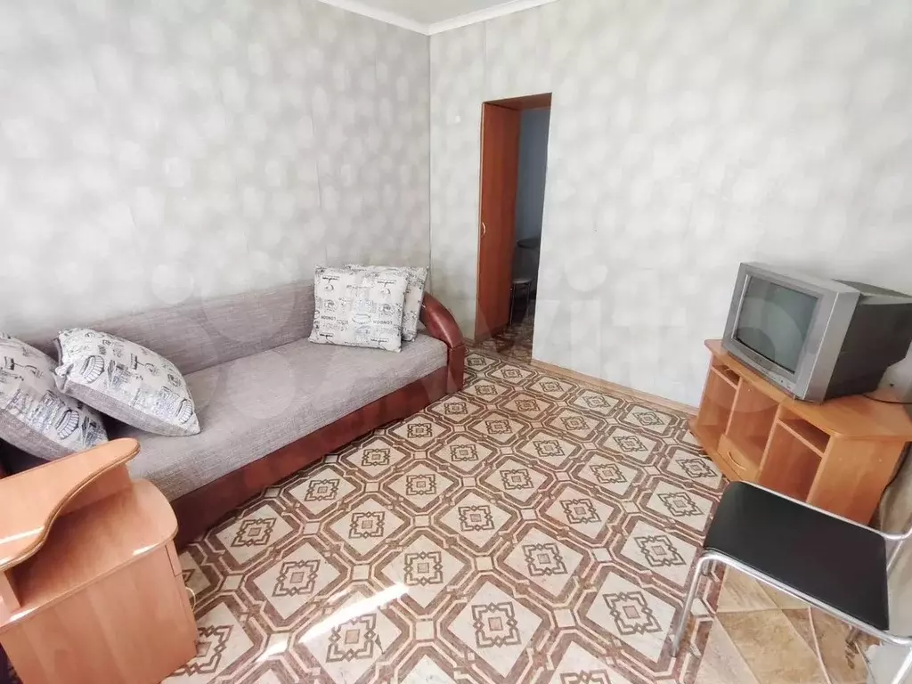Комната 17 м в 9-к., 2/5 эт. - Фото 0