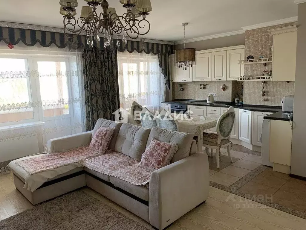 3-к кв. Бурятия, Улан-Удэ ул. Цивилева, 42 (74.2 м) - Фото 1