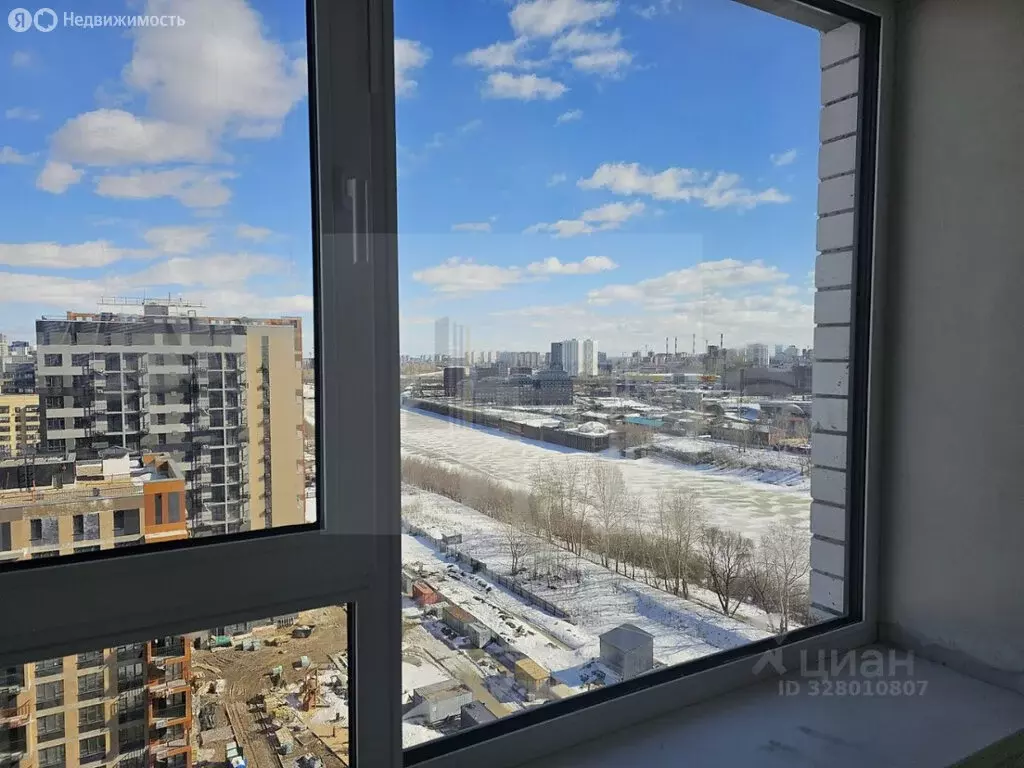 3-комнатная квартира: Тюмень, улица Защитников Отечества, 30 (65.33 м) - Фото 1