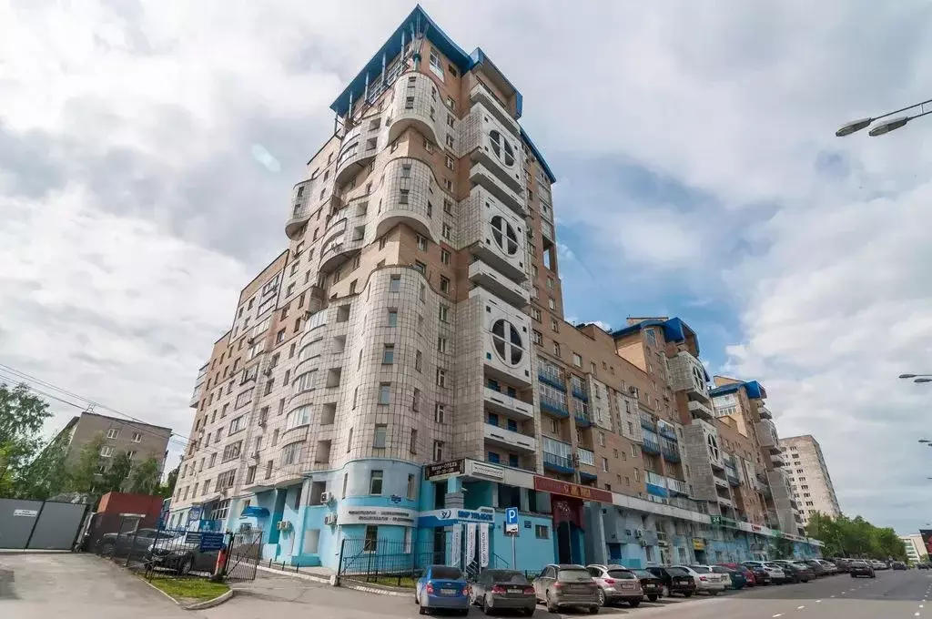 2-к кв. Пермский край, Пермь Екатерининская ул., 165 (70.0 м) - Фото 2