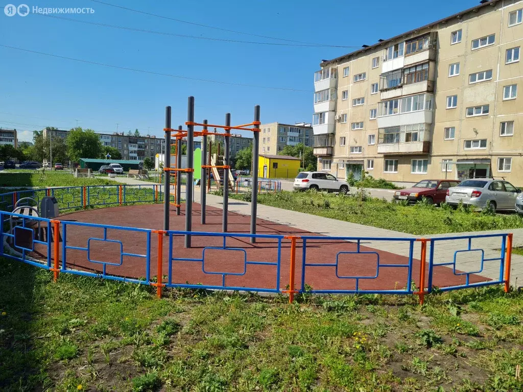 2-комнатная квартира: Каменск-Уральский, улица Калинина, 38 (43 м) - Фото 0