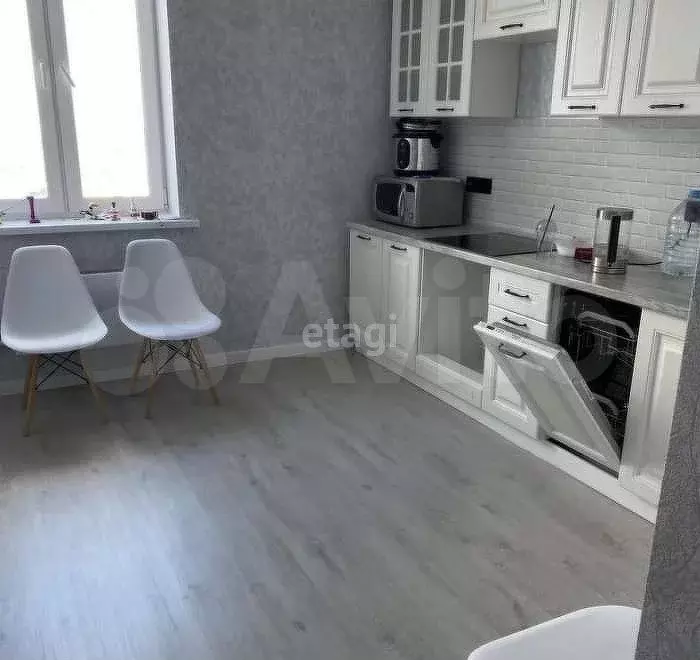 2-к. квартира, 60 м, 17/18 эт. - Фото 0