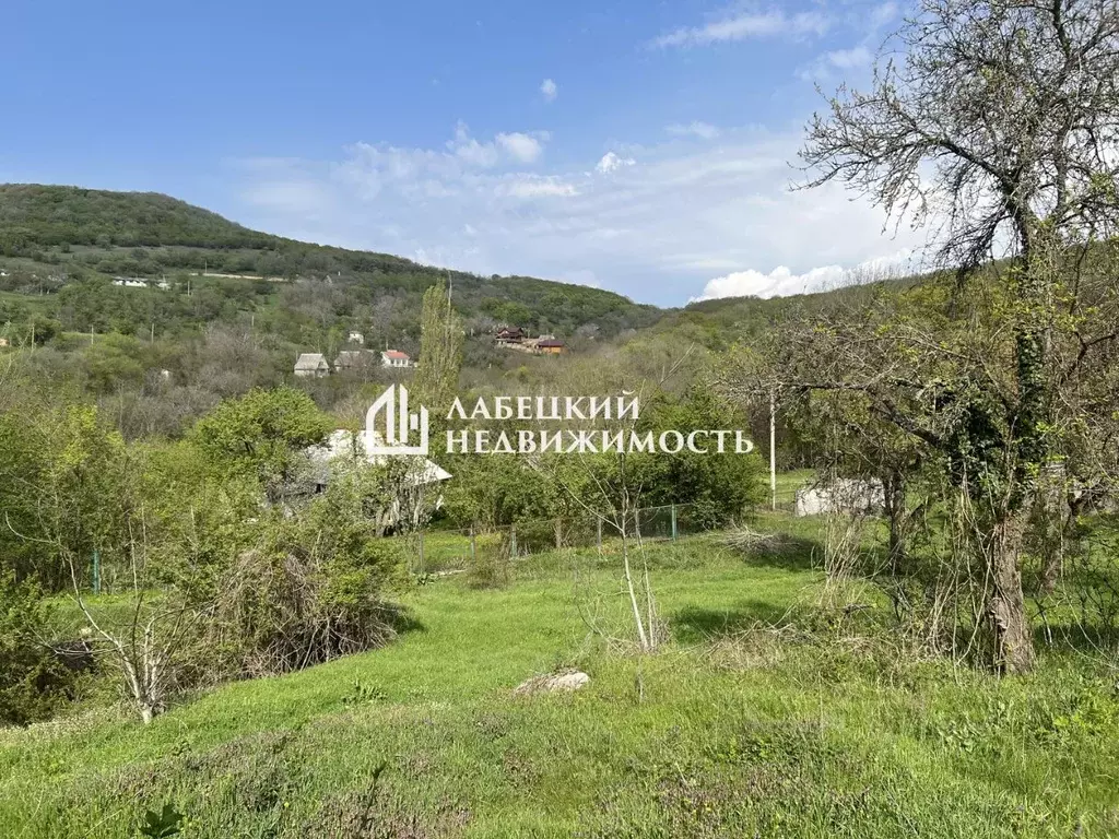 Дом в Крым, Бахчисарайский район, Куйбышевское с/пос, с. Высокое ул. ... - Фото 1