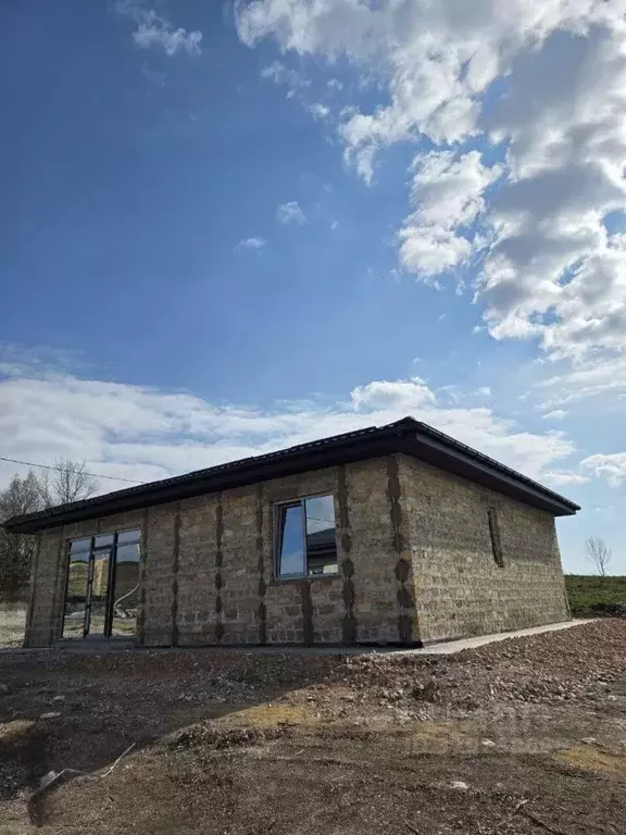 Дом в Крым, Симферопольский район, Чистенское с/пос, с. Фонтаны ул. ... - Фото 1