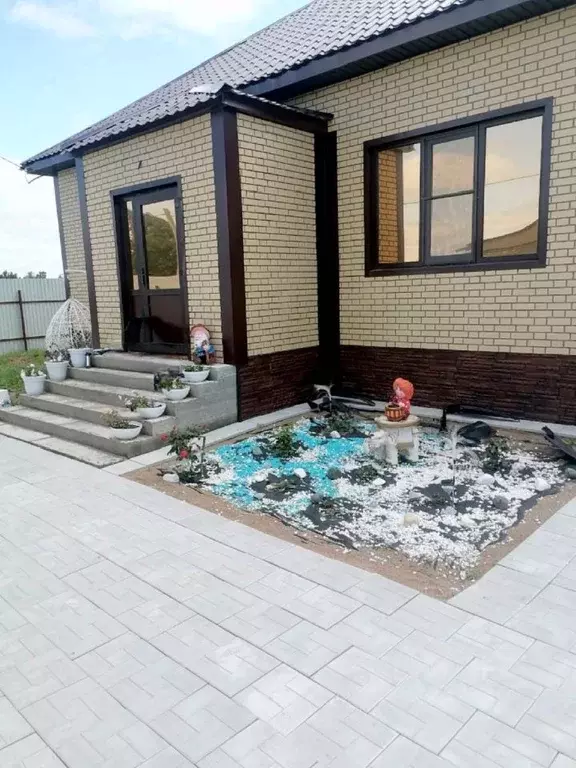 Дом в Омская область, Азовский Немецкий Национальный район, с. ... - Фото 1