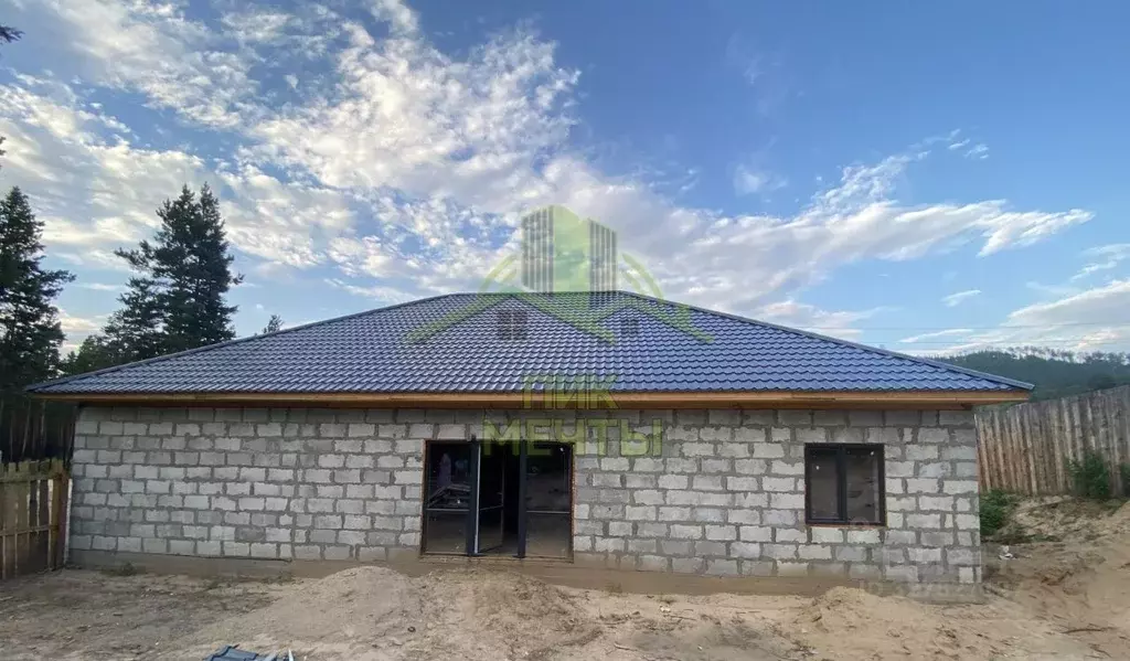 Дом в Бурятия, Улан-Удэ пер. Багряный (240 м) - Фото 1