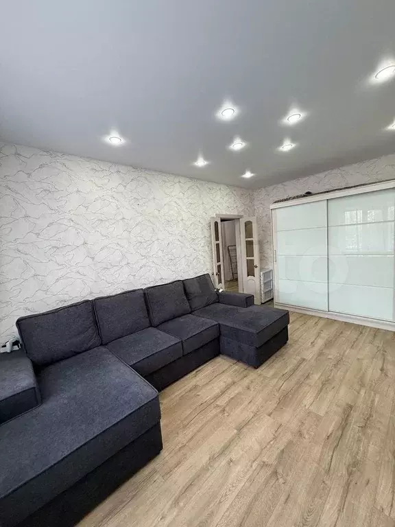 3-к. квартира, 84 м, 4/10 эт. - Фото 1