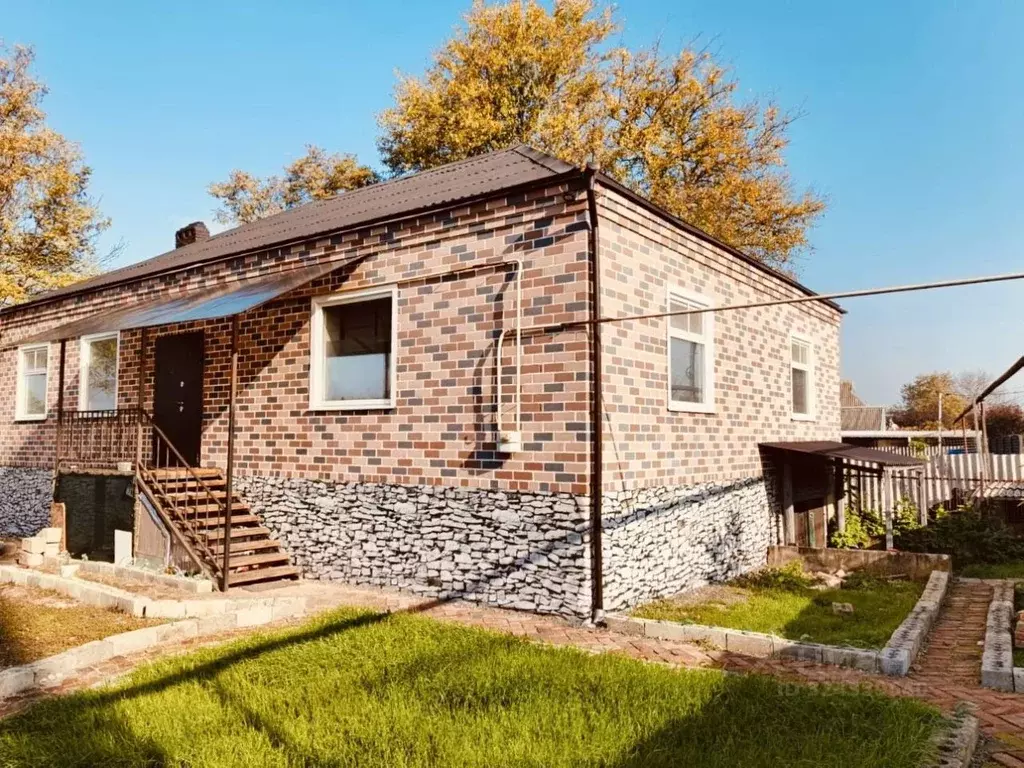 Дом в Краснодарский край, Кореновский район, Раздольная ст-ца  (258 м) - Фото 1