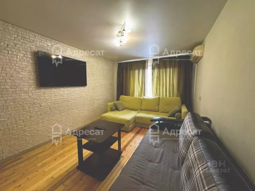 2-к кв. Волгоградская область, Волгоград ул. Космонавтов, 27 (56.7 м) - Фото 1