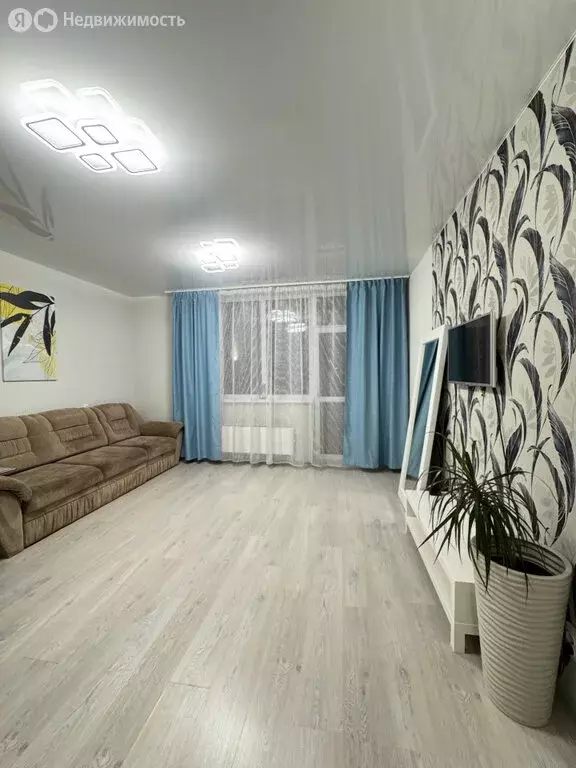 Квартира-студия: Екатеринбург, улица Николая Островского, 2 (28 м) - Фото 0