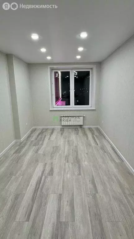 2-комнатная квартира: Красноярск, улица Александра Матросова, 30В ... - Фото 1