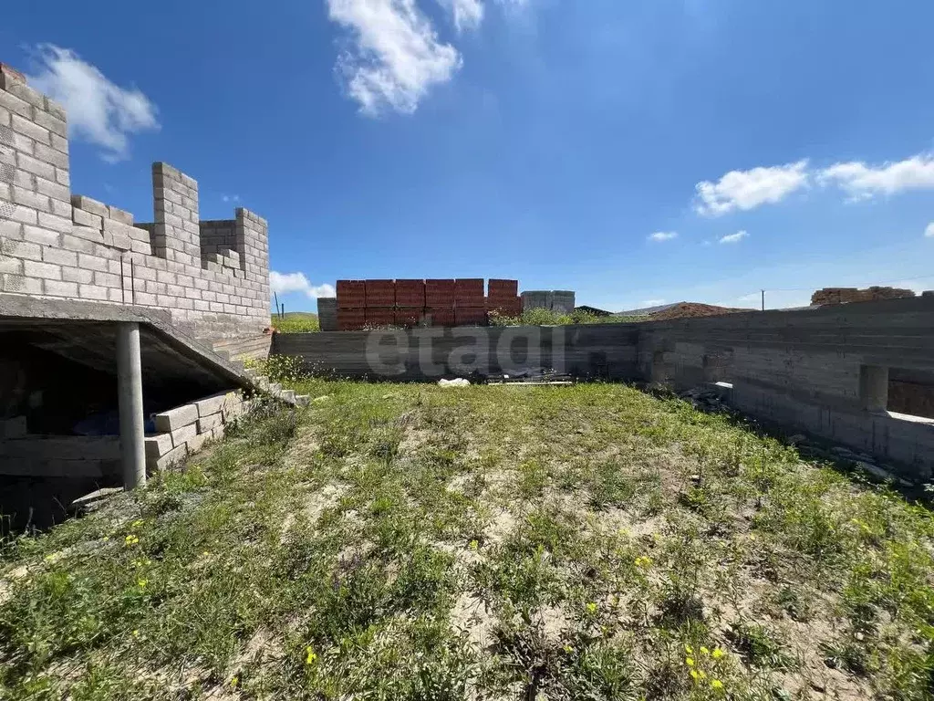 Дом в Ингушетия, Карабулак ул. Назрановская (250 м) - Фото 0