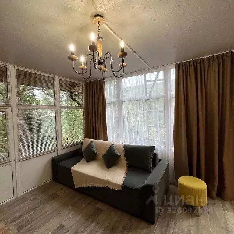 Дом в Иркутская область, Иркутский муниципальный округ, Листвянка рп ... - Фото 1