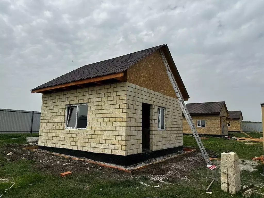 Дом в Крым, Ленинский район, с. Приозерное ул. Мира, 7 (33 м) - Фото 1