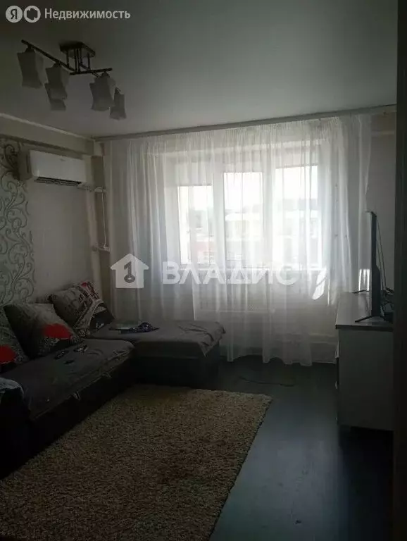 3-комнатная квартира: Бийск, улица Михаила Митрофанова, 2/4 (61.9 м) - Фото 1