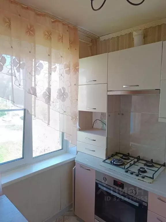 2-к кв. Челябинская область, Златоуст ул. Космонавтов, 5 (45.0 м) - Фото 1